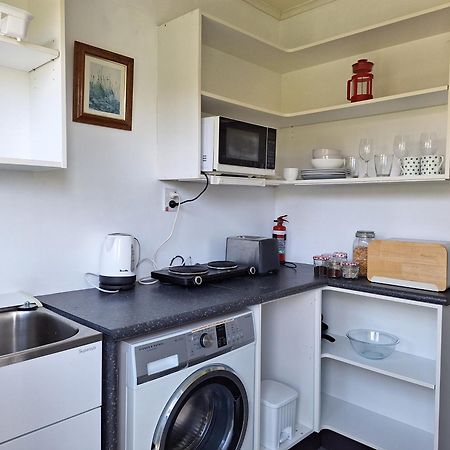 Peaceful Pukerua Bay Apartment Bagian luar foto