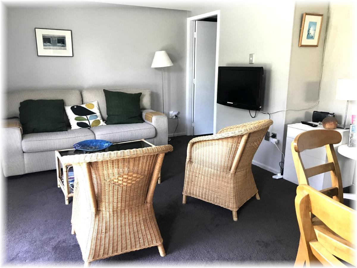 Peaceful Pukerua Bay Apartment Bagian luar foto