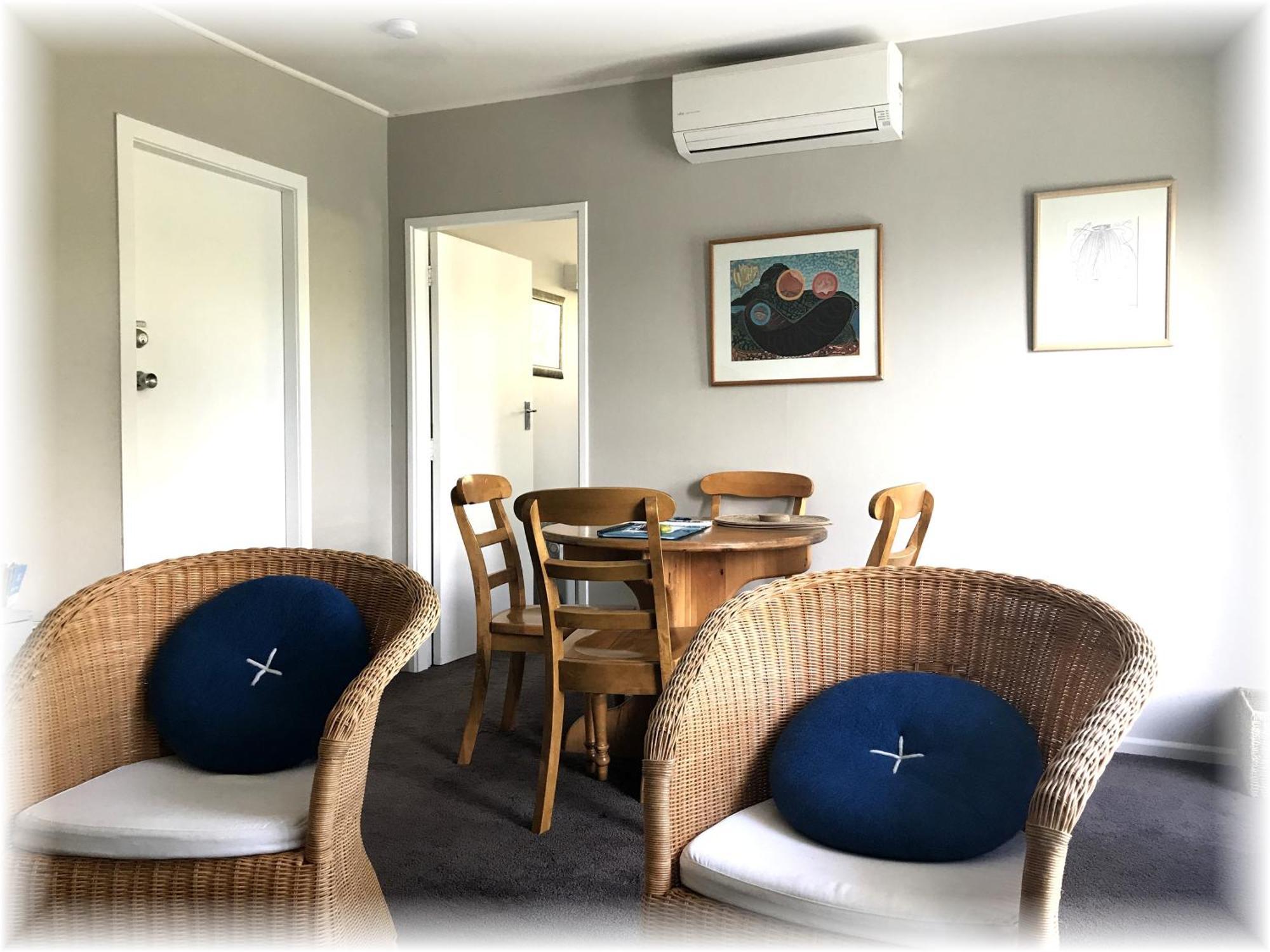 Peaceful Pukerua Bay Apartment Bagian luar foto
